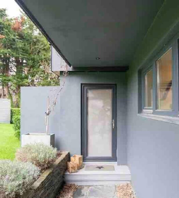 Beautiful Garden Apartment With Private Patio And Garden View Dublin Exteriör bild